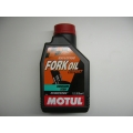 MOTUL Fork Oil 10W 1L - olej do tlumičů (vidlic)