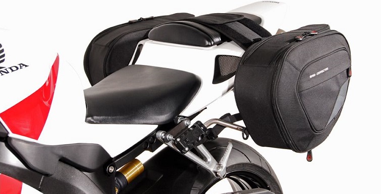 slide /fotky38727/slider/swmotech_blaze_saddle_bag_system_honda_cbr1000_rr20042007.jpg